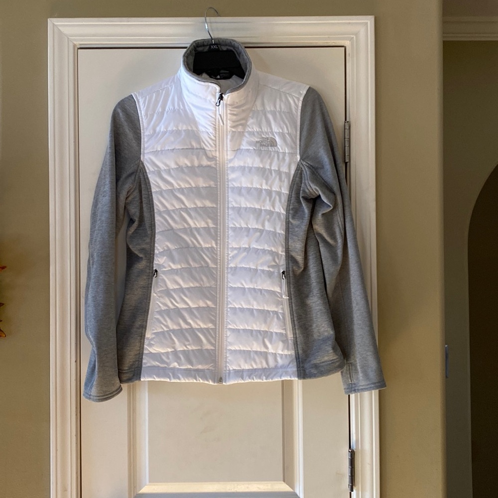 Northface large womens full zip jacket. Very good used condition.